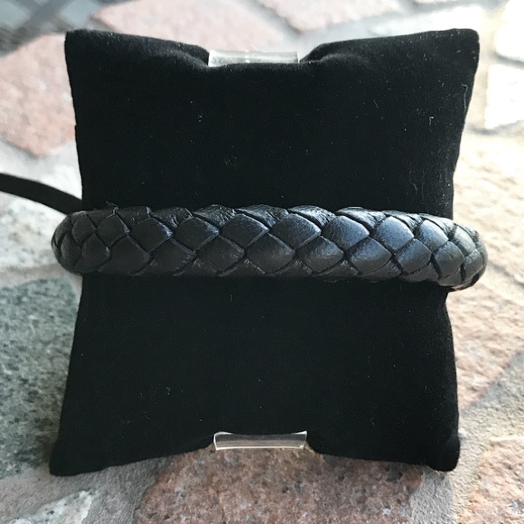 SOLD Genuine black leather band bracelet - Picture 3 of 8